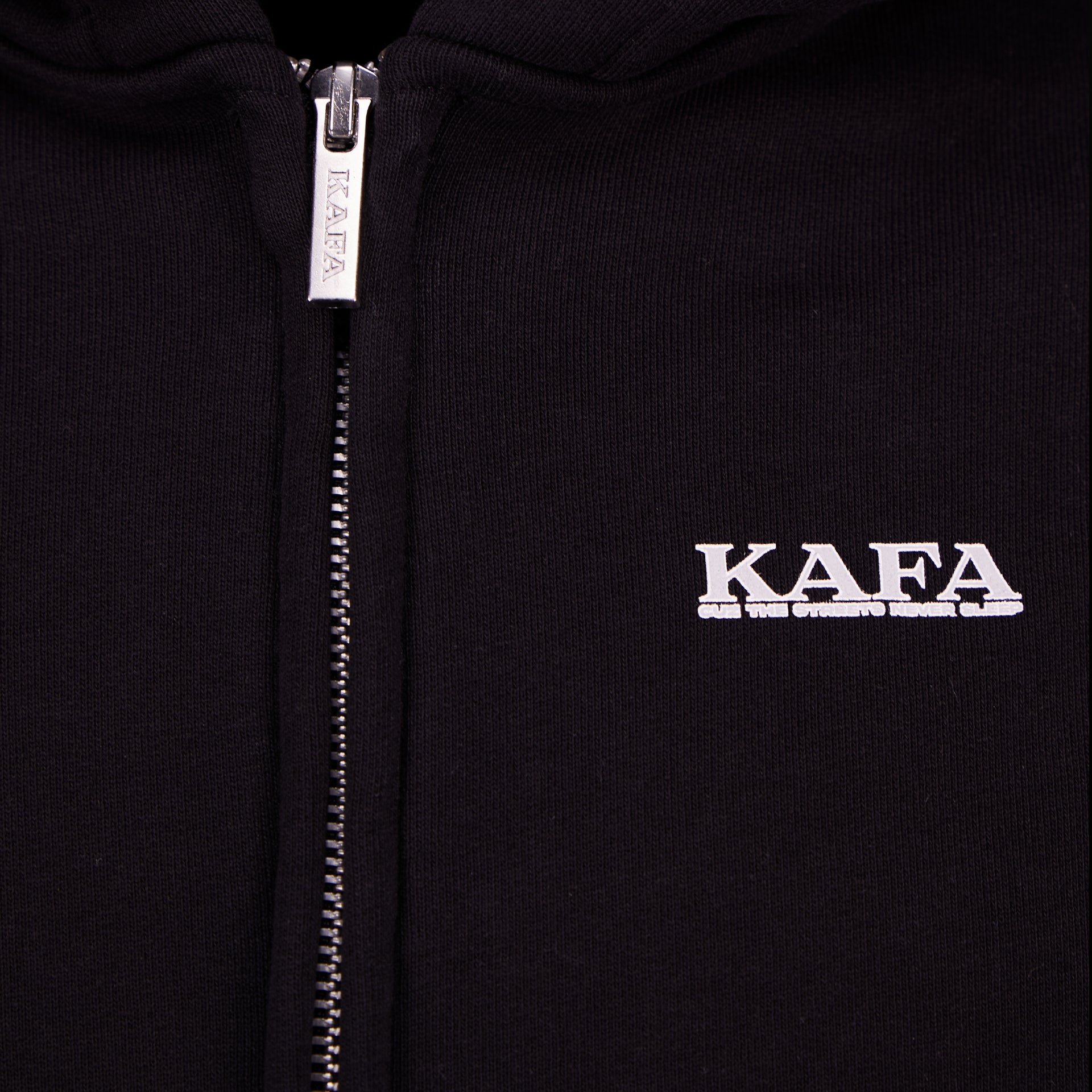 MONOGRAM LOGO ZIP JACKE